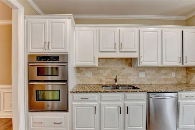 10 Carrington NE Way, Atlanta, GA 30328