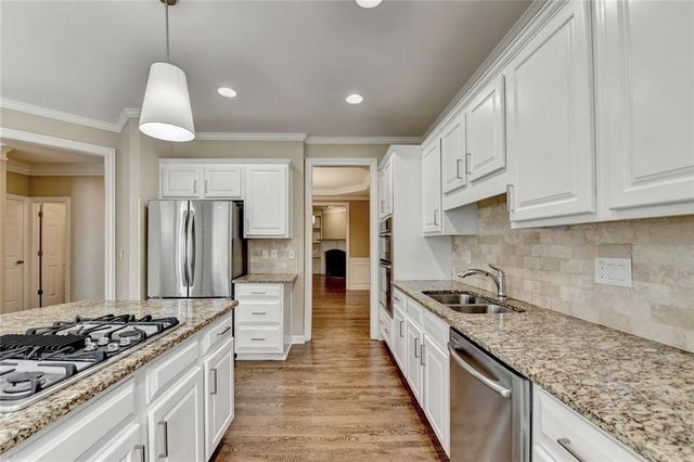 10 Carrington NE Way, Atlanta, GA 30328