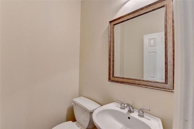 10 Carrington NE Way, Atlanta, GA 30328