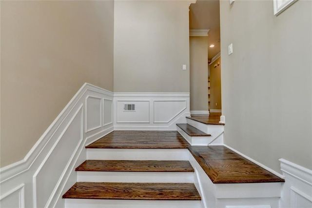 10 Carrington NE Way, Atlanta, GA 30328