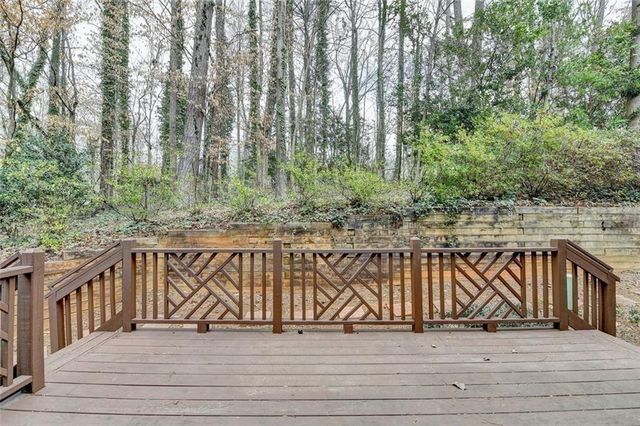 10 Carrington NE Way, Atlanta, GA 30328