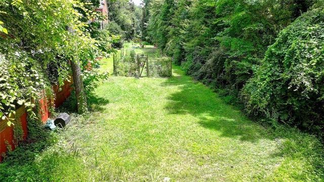 10 Carrington NE Way, Atlanta, GA 30328