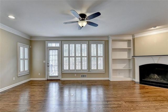 10 Carrington NE Way, Atlanta, GA 30328