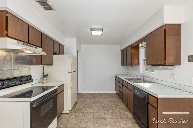 15129 Mitchell Street, Grand Haven, MI 49417
