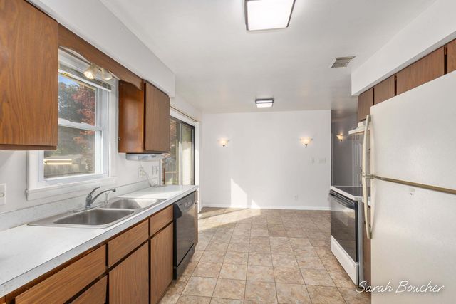 15129 Mitchell Street, Grand Haven, MI 49417