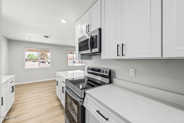4332 W CRITTENDEN Lane, Phoenix, AZ 85031