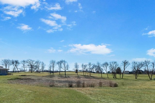S17W30381 Hazeltine COURT, Waukesha, WI 53188
