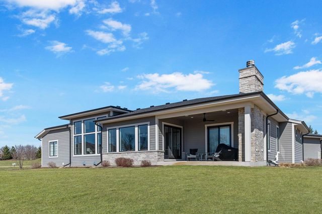 S17W30381 Hazeltine COURT, Waukesha, WI 53188