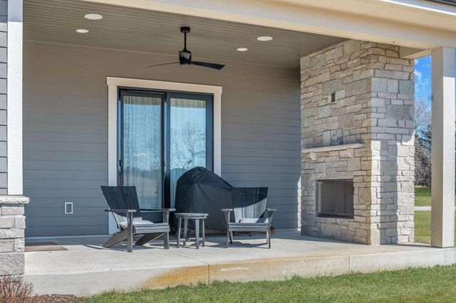 S17W30381 Hazeltine COURT, Waukesha, WI 53188