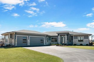 S17W30381 Hazeltine COURT, Waukesha, WI 53188