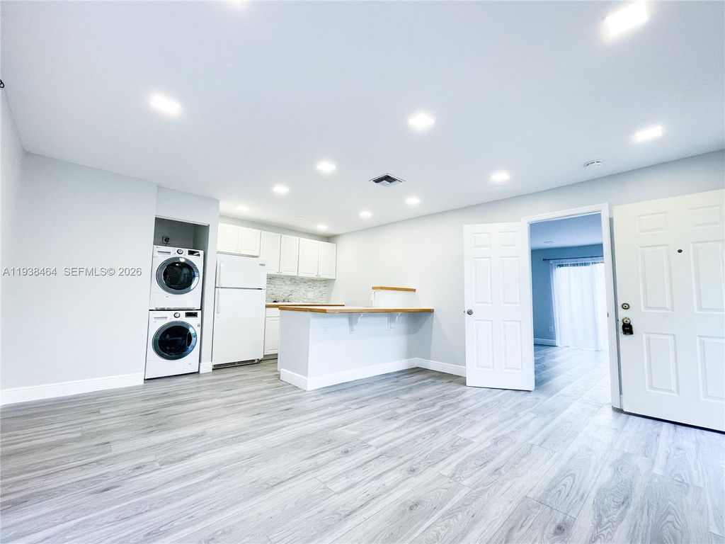 1826 My Place, West Palm Beach, FL 33417