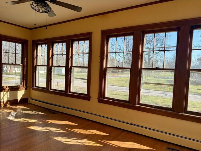 416 S 6th Street, Burlington, KS 66839