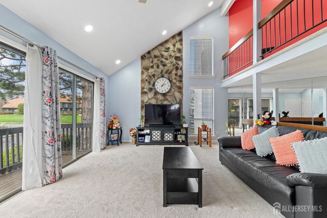 96 Westgate Drive, Edison, NJ 08820