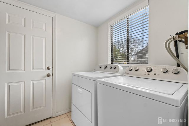 96 Westgate Drive, Edison, NJ 08820