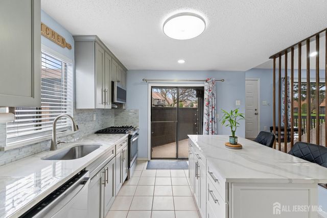 96 Westgate Drive, Edison, NJ 08820