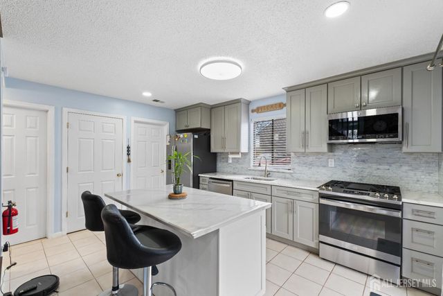 96 Westgate Drive, Edison, NJ 08820