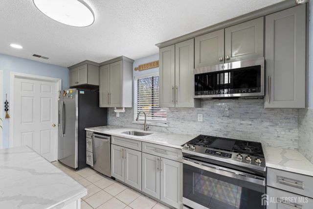 96 Westgate Drive, Edison, NJ 08820