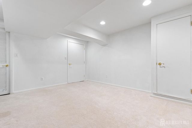 96 Westgate Drive, Edison, NJ 08820