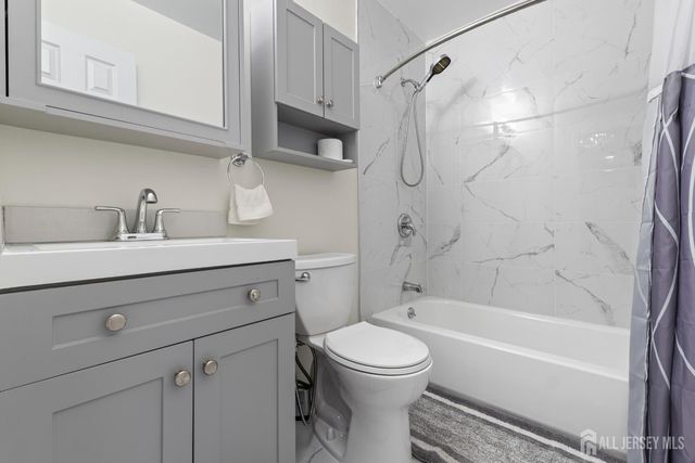 96 Westgate Drive, Edison, NJ 08820