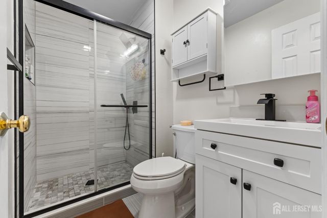 96 Westgate Drive, Edison, NJ 08820