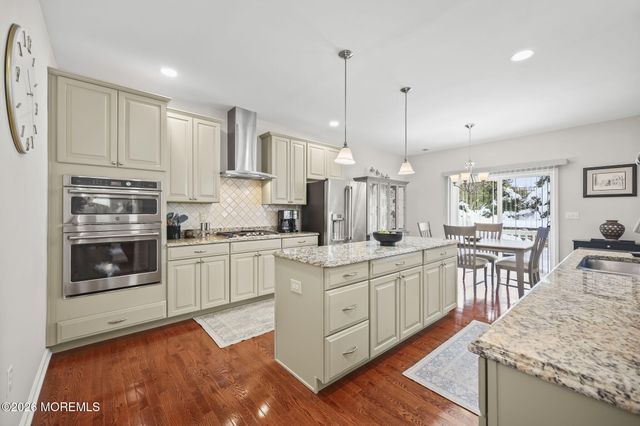 5 Traditions Place, Monroe, NJ 08831