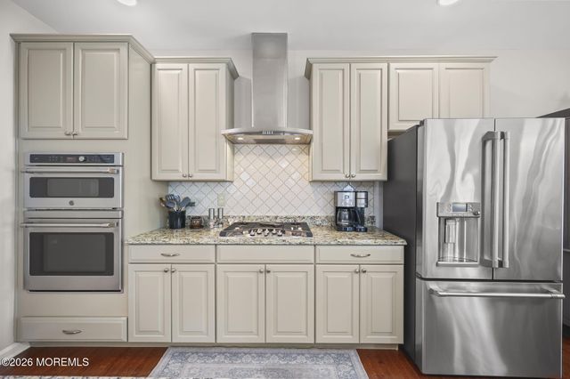 5 Traditions Place, Monroe, NJ 08831