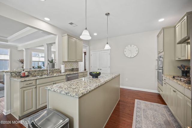 5 Traditions Place, Monroe, NJ 08831