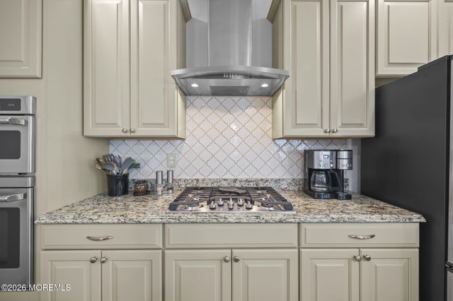 5 Traditions Place, Monroe, NJ 08831