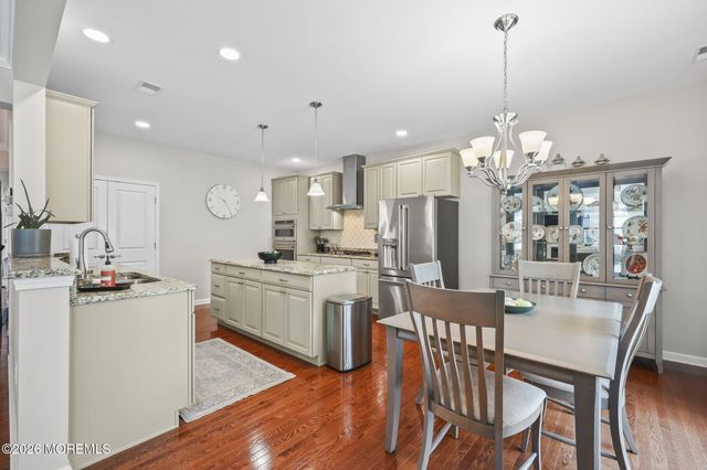 5 Traditions Place, Monroe, NJ 08831