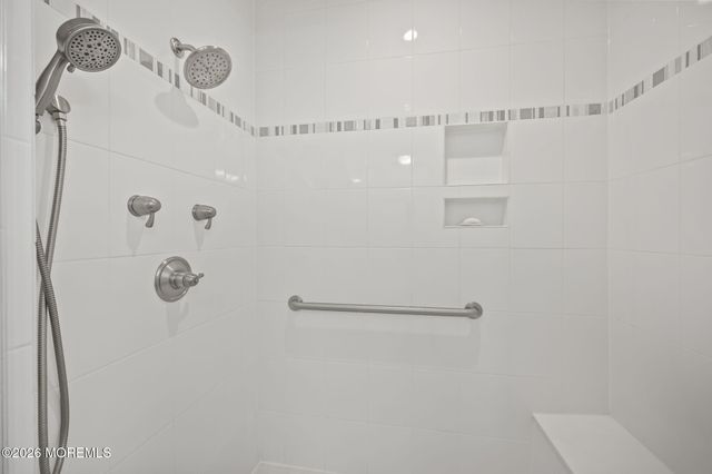 5 Traditions Place, Monroe, NJ 08831