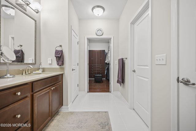 5 Traditions Place, Monroe, NJ 08831