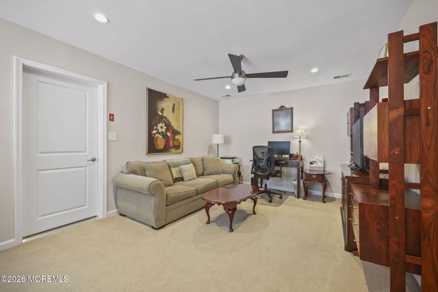 5 Traditions Place, Monroe, NJ 08831