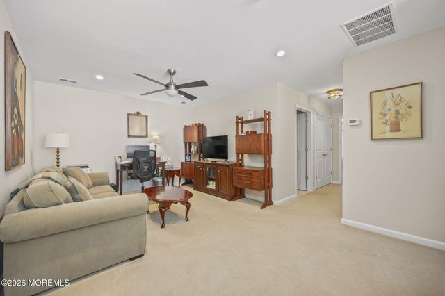 5 Traditions Place, Monroe, NJ 08831