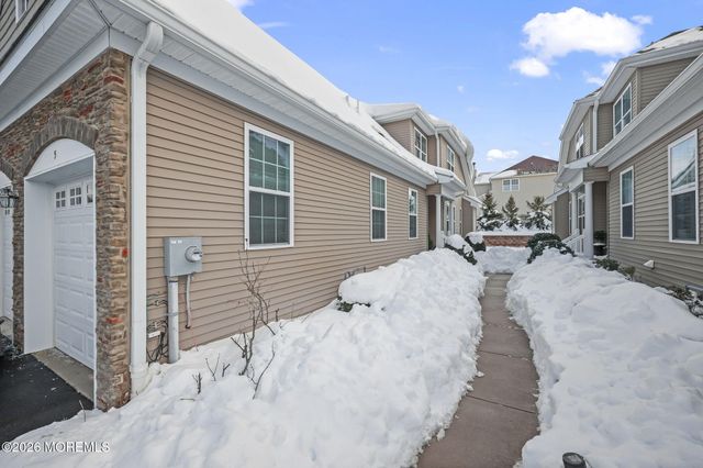 5 Traditions Place, Monroe, NJ 08831