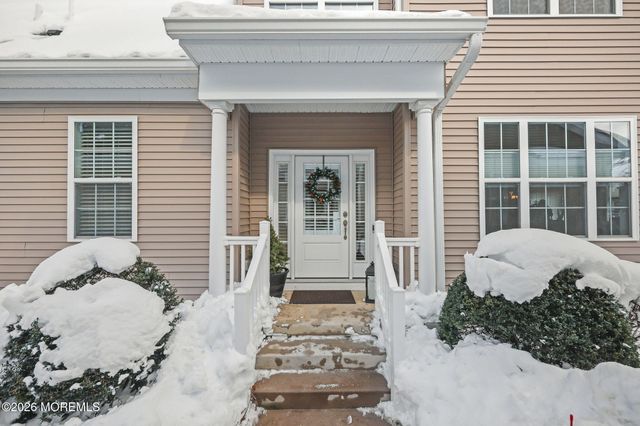 5 Traditions Place, Monroe, NJ 08831