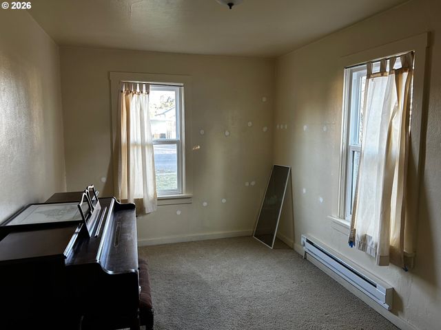 300 21ST St, Springfield, OR 97477