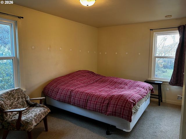 300 21ST St, Springfield, OR 97477