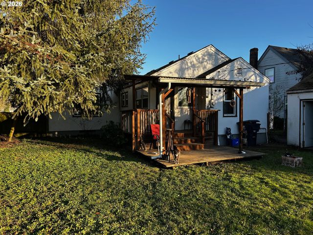 300 21ST St, Springfield, OR 97477