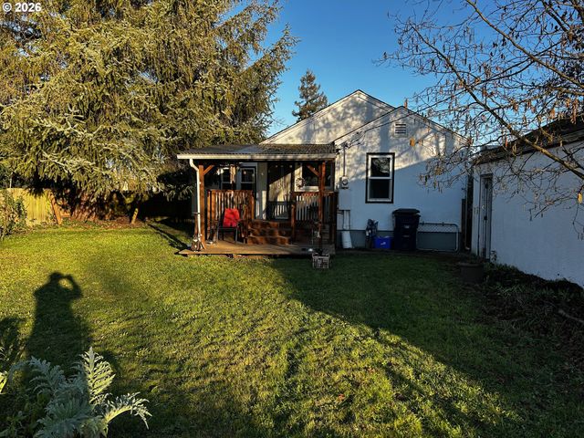 300 21ST St, Springfield, OR 97477