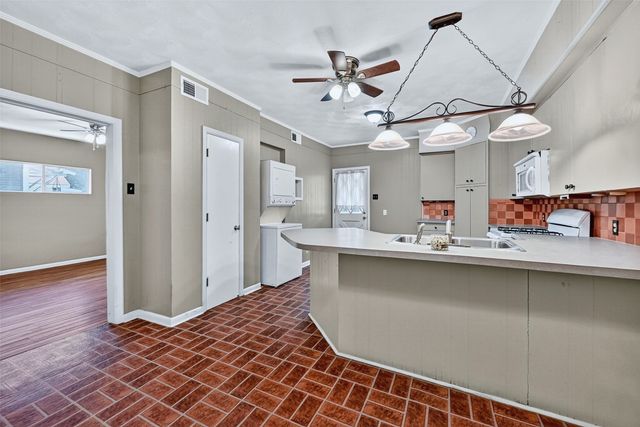 116 N Willow, Sherman, TX 75090