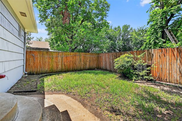116 N Willow, Sherman, TX 75090
