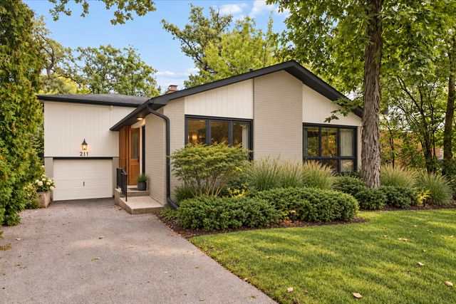 211 Sumac Road, Highland Park, IL 60035