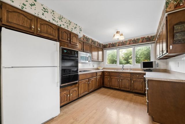 211 Sumac Road, Highland Park, IL 60035