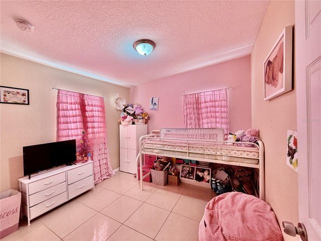 10926 N ANNETTE AVENUE, Tampa, FL 33612