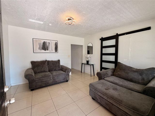 10926 N ANNETTE AVENUE, Tampa, FL 33612