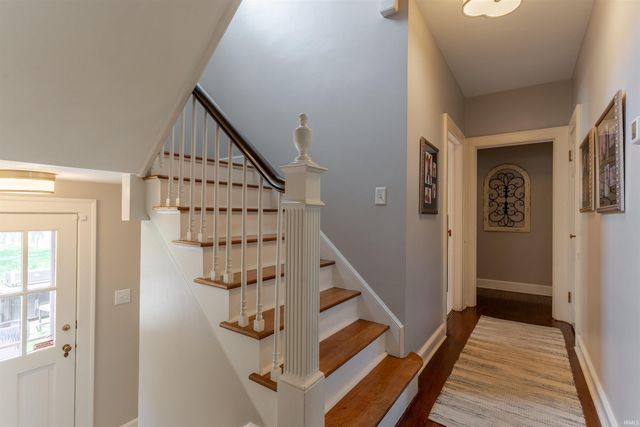 7110 Newburgh Road, Evansville, IN 47715