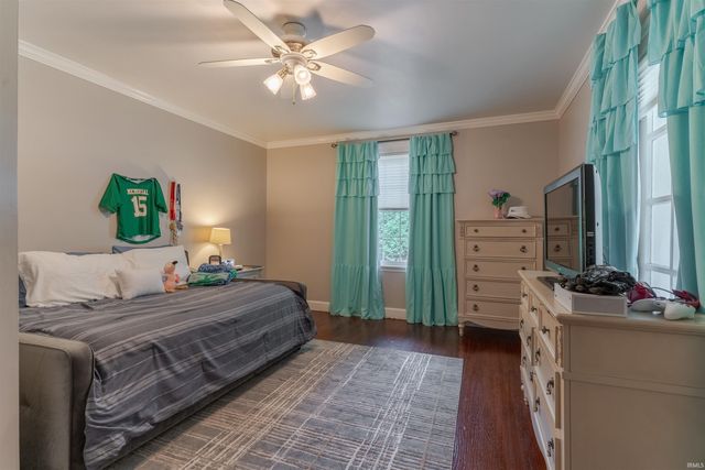7110 Newburgh Road, Evansville, IN 47715