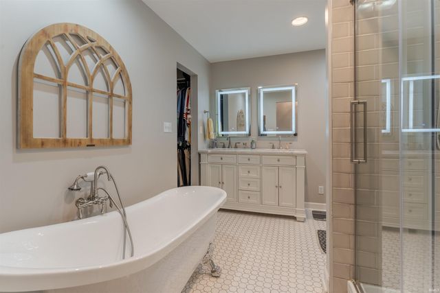 7110 Newburgh Road, Evansville, IN 47715