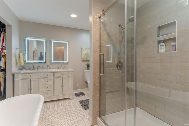7110 Newburgh Road, Evansville, IN 47715