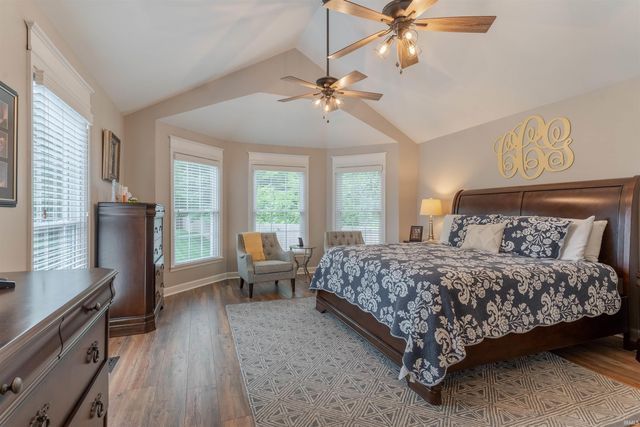 7110 Newburgh Road, Evansville, IN 47715